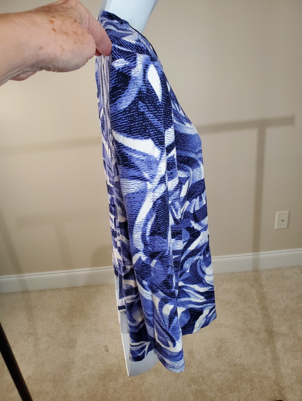 Chico's - Indigo Abstract Swirl Print - Zipper Accent Top Size 1 Medium - Picture 8 of 16
